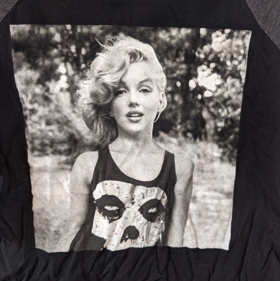 TORRID MISFITS MARILYN RAGLAN TEE Torrid Size 0 - Picture 4 of 5
